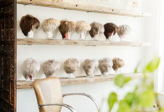 Ægte hår parykker med naturligt hår i Holbæk